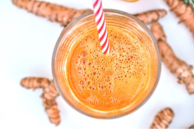 Réaliser une jus maison au curcuma